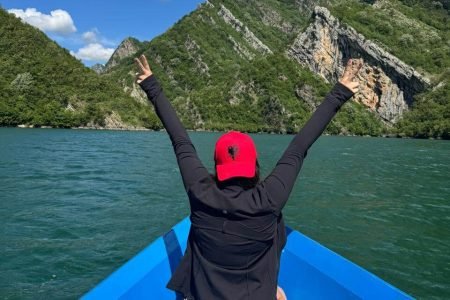 1 Hour Boat Tour in Komani Lake